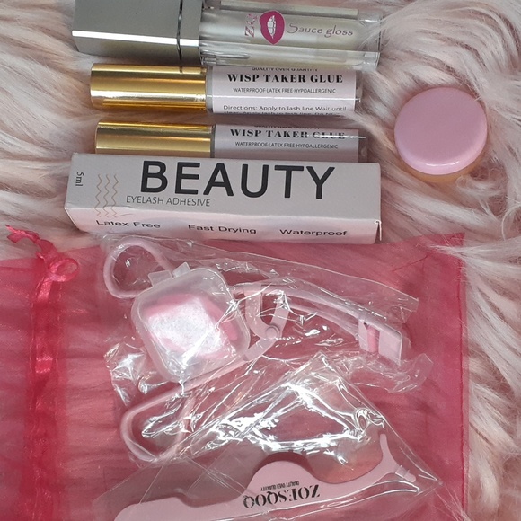 Brand New ZOESQQQ False Eyelashes Applicator Kit- 8 CT. - Picture 2 of 4